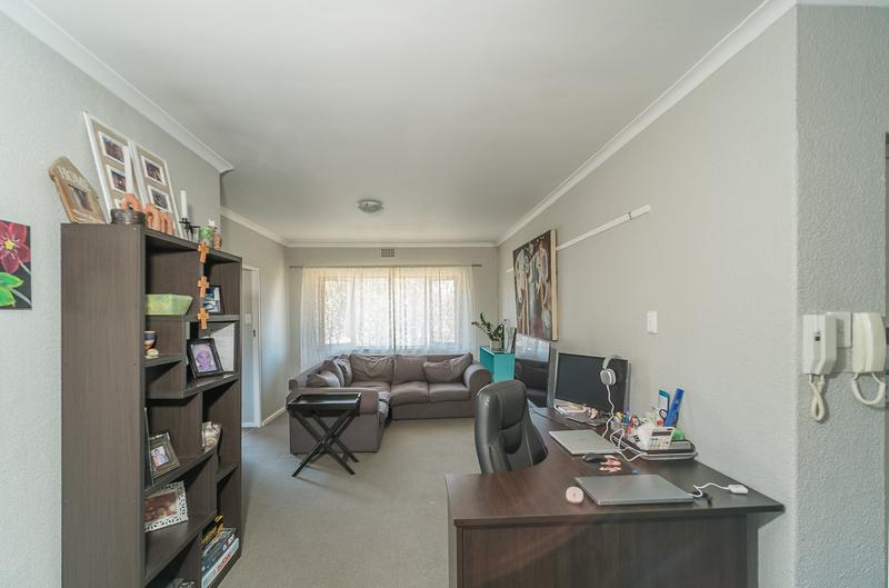 2 Bedroom Property for Sale in Bergvliet Western Cape